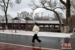 青海西宁迎来降雪